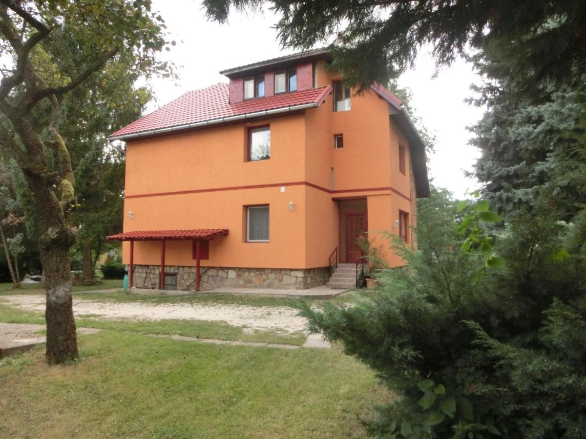Piliscsaba Pilis Apartman מראה חיצוני תמונה