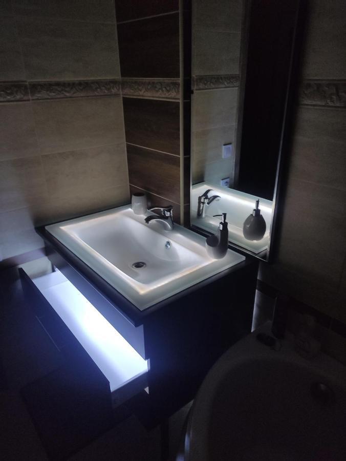 Piliscsaba Pilis Apartman מראה חיצוני תמונה